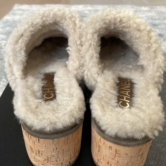 Authentic CHANEL 21A Quilted Suede Cork Shearling Mule / Clog Green/ Taupe SZ.37 - Picture 9 of 15